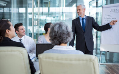 Mennesker holder møde