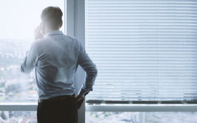 klumme-alene1 leder står alene